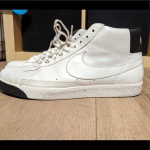 Nyx nike blazer